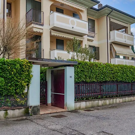 Fiordalisi Apartment *